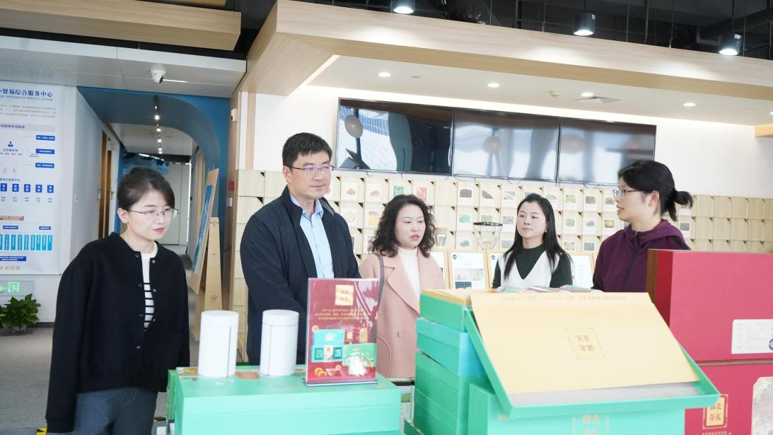 校企携手促融合 协同育人启新篇——孵化基地管理实践与探索
