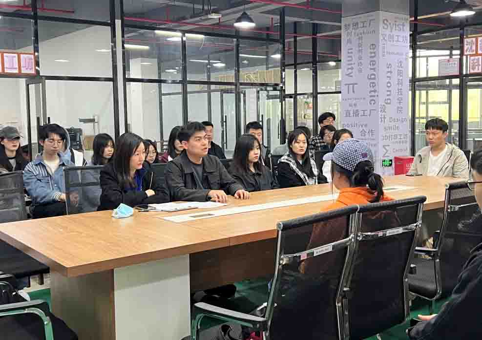 我校创新创业孵化基地卫生安全督查行动初见成效